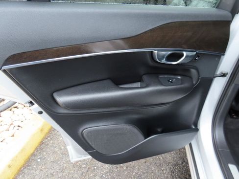 Used 2018 Volvo XC90 T6 Momentum w/ Convenience Package image 13