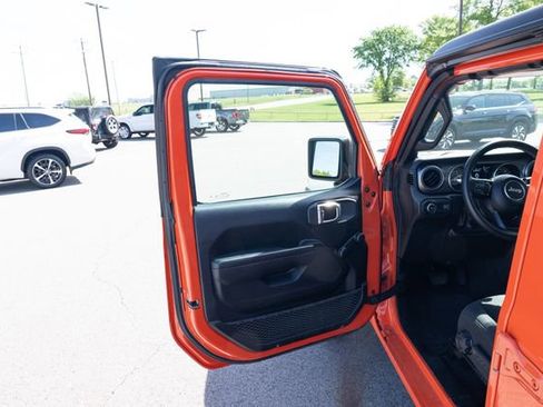 Used 2023 Jeep Wrangler Sport image 13
