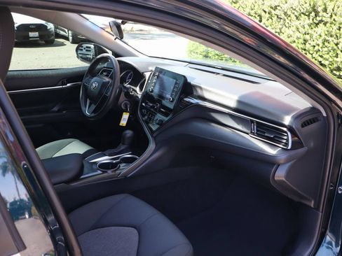 Used 2021 Toyota Camry LE FWD image 37