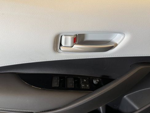 Used 2022 Toyota Corolla SE image 18