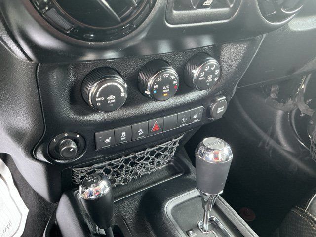 Used 2014 Jeep Wrangler Unlimited Sahara AWD/4WD image 23
