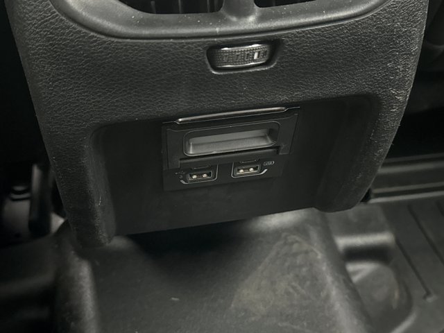 Used 2019 Jeep Cherokee Latitude Plus AWD/4WD image 18