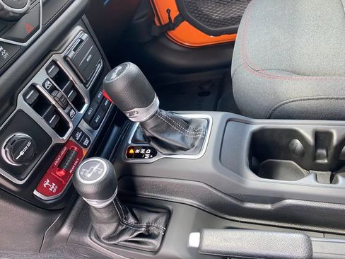 New 2025 Jeep Wrangler Unlimited Rubicon image 24