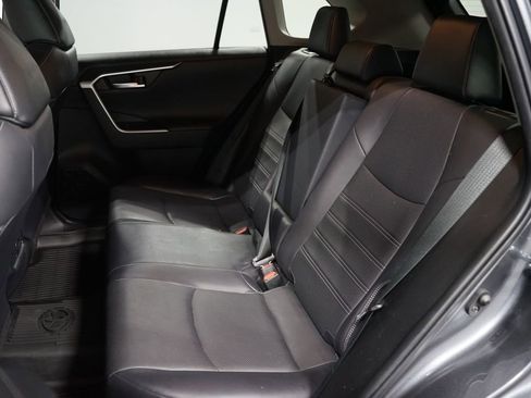 Used 2019 Toyota RAV4 Limited w/ Advanced Technology Package AWD/4WD image 31
