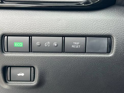 New 2025 Nissan Sentra SR FWD image 14