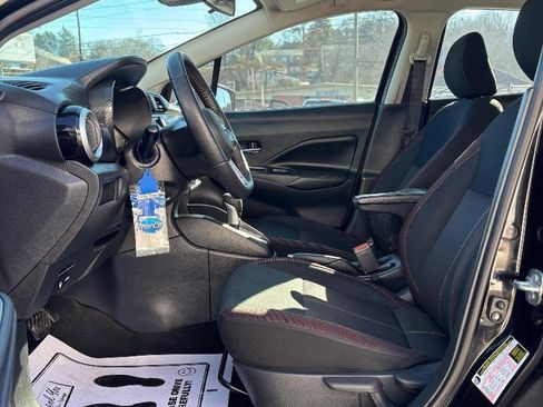 Used 2021 Nissan Versa SR w/ Convenience Package image 10