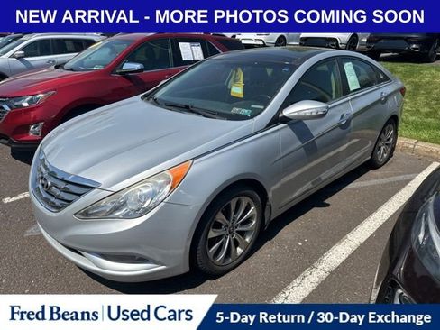 Used 2012 Hyundai Sonata Limited w/ Navigation Pkg FWD image 3