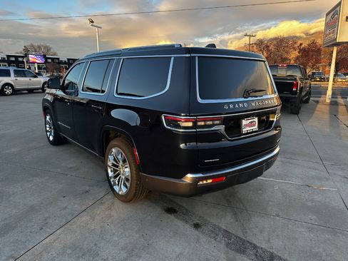 Used 2022 Jeep Grand Wagoneer Series II w/ Flexible Seating Group image 8