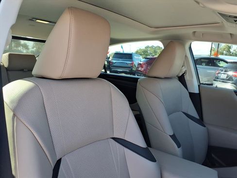 Used 2019 Lexus ES 300h w/ Luxury Package image 19