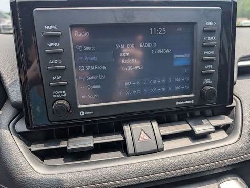 Used 2021 Toyota RAV4 XLE FWD image 13