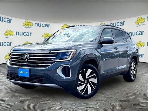 Used 2025 Volkswagen Atlas SE AWD/4WD image 3