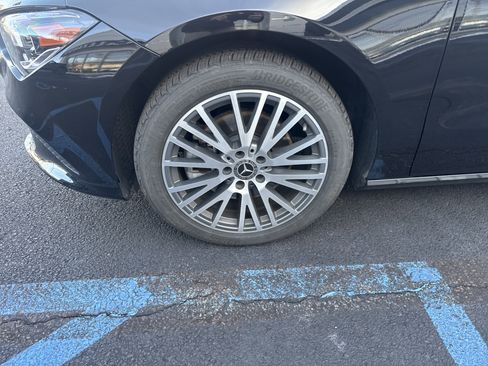 Used 2022 Mercedes-Benz CLA 250 4MATIC image 11