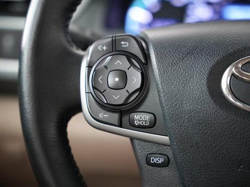 Used 2013 Toyota Camry XLE w/ Leather Pkg FWD image 12