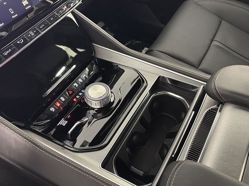 New 2026 Jeep Grand Wagoneer L 4WD image 15
