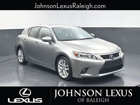 Used 2017 Lexus CT 200h image 3