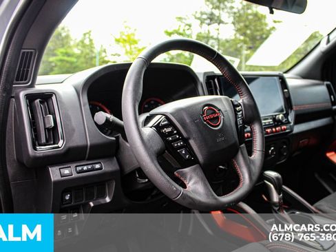 Used 2025 Nissan Frontier PRO-4X AWD/4WD image 32
