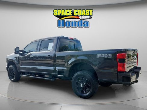 Used 2024 Ford F250 Lariat w/ Black Appearance Package AWD/4WD image 11