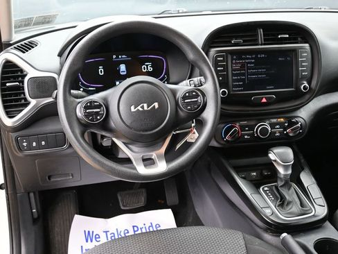Used 2023 Kia Soul LX w/ Option Group 015 FWD image 27