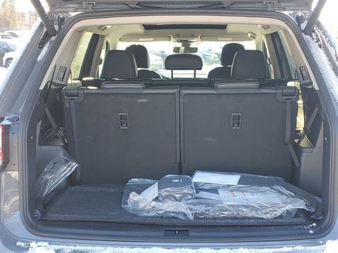 New 2026 Volkswagen Atlas SE image 8