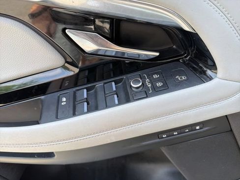 Used 2021 Land Rover Range Rover Evoque R-Dynamic S AWD/4WD image 10