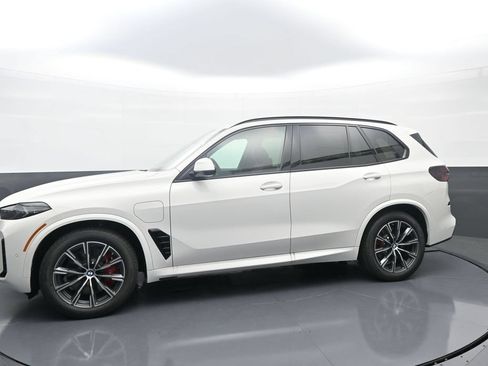 New 2026 BMW X5 xDrive50e w/ M Sport Package AWD/4WD image 4