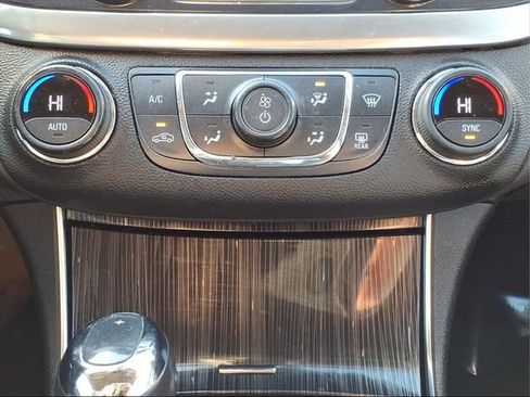 Used 2018 Chevrolet Impala LT image 18