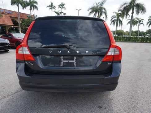 Used 2009 Volvo V70 FWD image 26