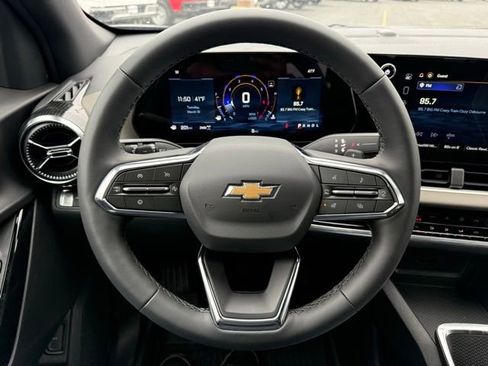 New 2026 Chevrolet Equinox LT w/ Convenience Package II AWD/4WD image 33