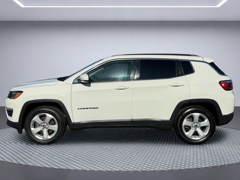 Used 2021 Jeep Compass Latitude FWD image 3