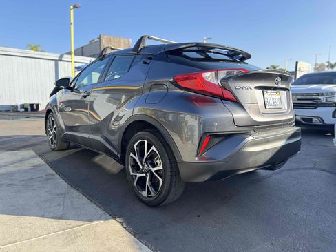 Used 2021 Toyota C-HR XLE image 6