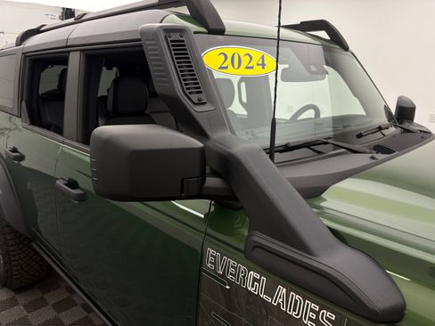 Used 2024 Ford Bronco Everglades AWD/4WD image 7