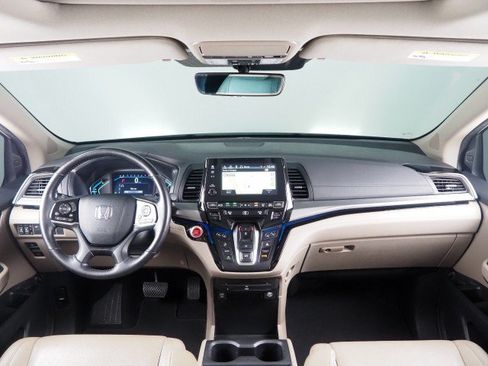 Used 2018 Honda Odyssey Elite image 3