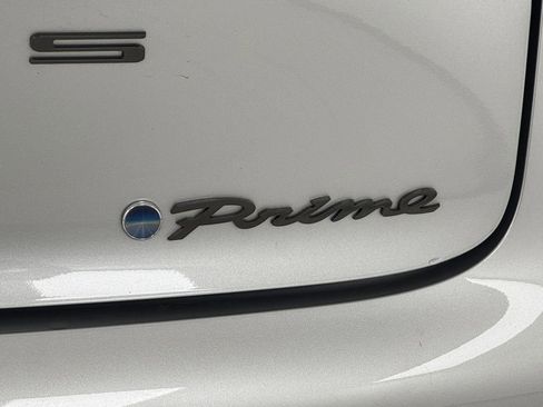 Used 2024 Toyota Prius Prime Premium image 39