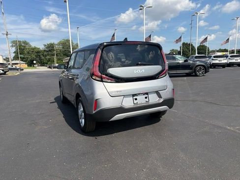 Used 2025 Kia Soul LX w/ LX Technology Package FWD image 14