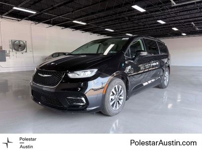 Used 2024 Chrysler Pacifica Limited