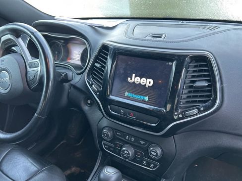 Used 2019 Jeep Cherokee High Altitude AWD/4WD image 9