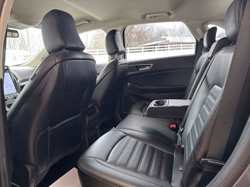 Used 2023 Ford Edge SEL image 29