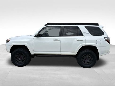 Used 2021 Toyota 4Runner TRD Off-Road Premium w/ Moonroof Package AWD/4WD image 6