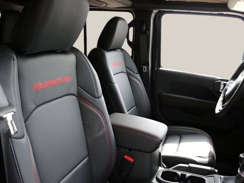 Used 2026 Jeep Wrangler Unlimited Rubicon AWD/4WD image 46