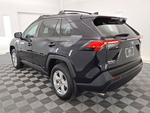 Used 2021 Toyota RAV4 XLE w/ Convenience Package image 21