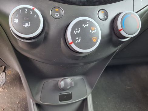 Used 2014 Chevrolet Spark LS image 21