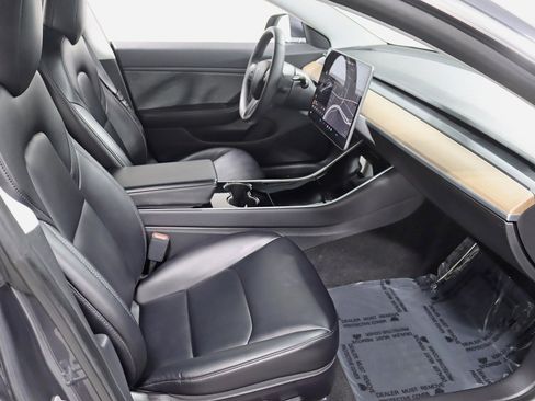 Used 2020 Tesla Model 3 Performance image 30