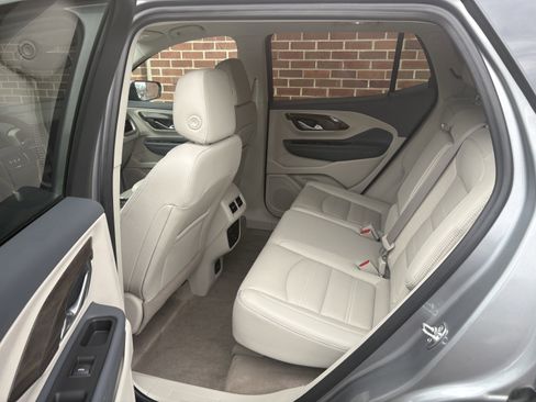 Used 2024 GMC Terrain Denali w/ Denali Premium Package image 4