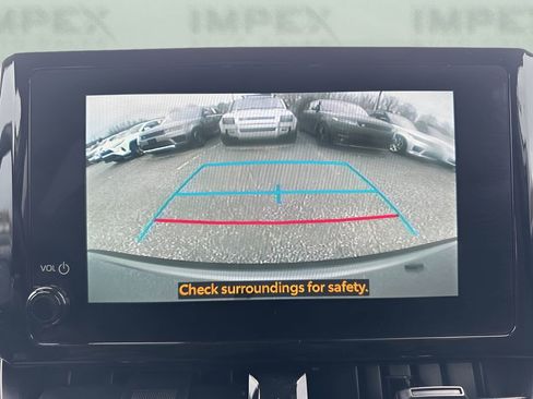 Used 2025 Toyota Corolla Cross LE image 18