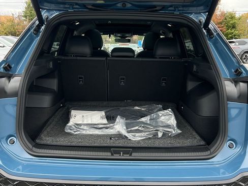 New 2026 Volkswagen Tiguan SE R-Line FWD image 14