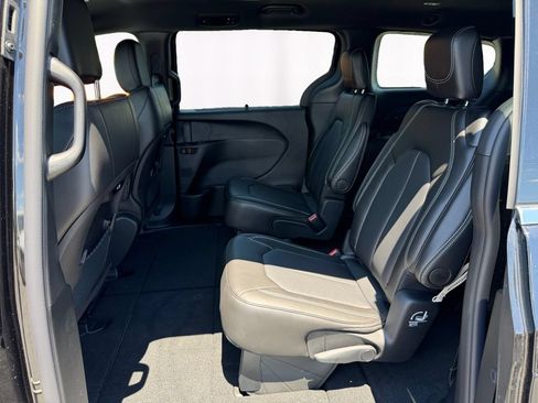 New 2027 Chrysler Pacifica Select w/ Family Tech Group FWD image 13