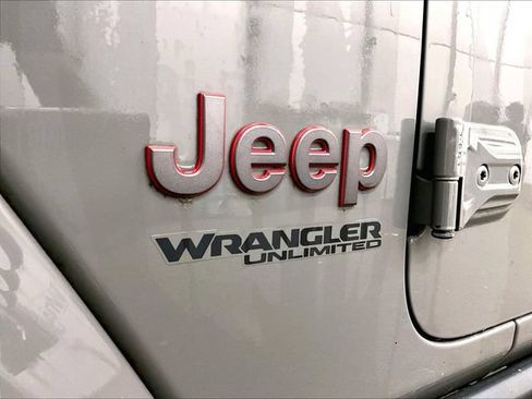 Used 2021 Jeep Wrangler Unlimited Rubicon AWD/4WD image 13