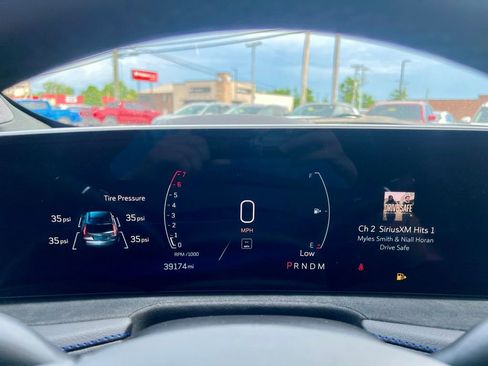 Used 2024 Cadillac XT4 Sport FWD image 11