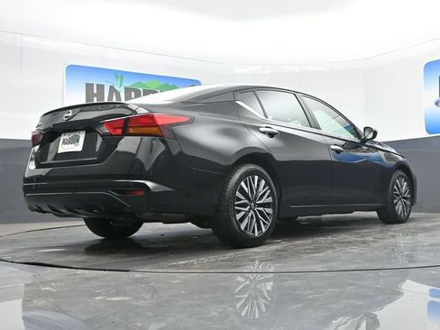 Used 2025 Nissan Altima 2.5 SV FWD image 20