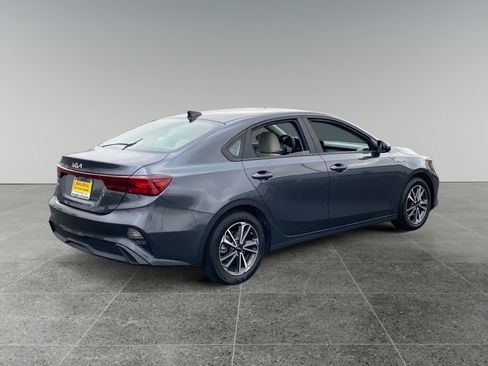 Used 2023 Kia Forte LXS w/ LXS Technology Package FWD image 5